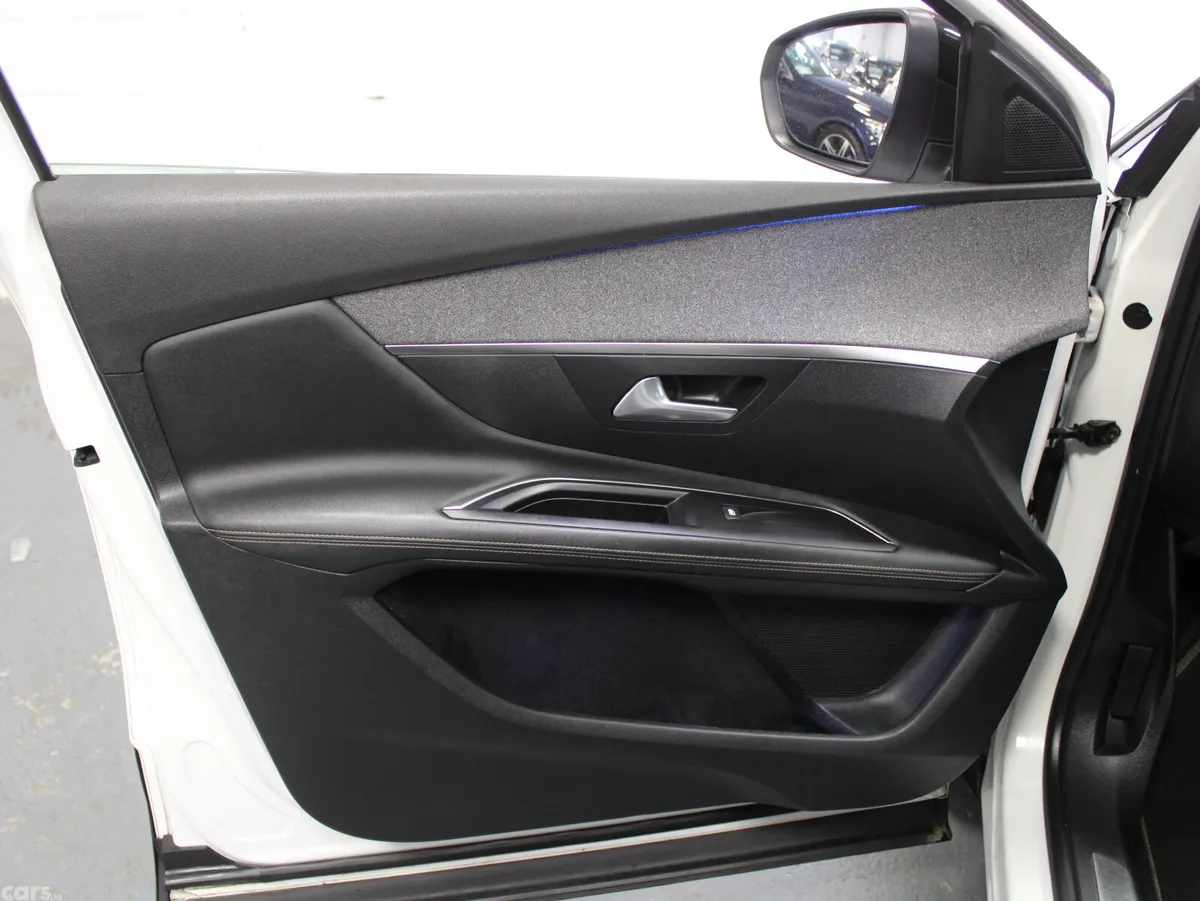 Peugeot 3008 Hatchback, Diesel, 2019, White
