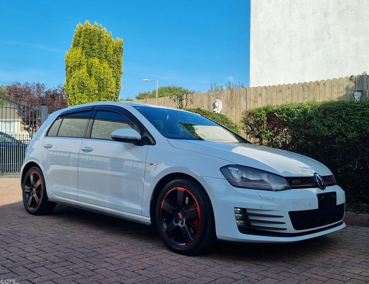 Volkswagen Golf Hatchback, Petrol, 2014, White