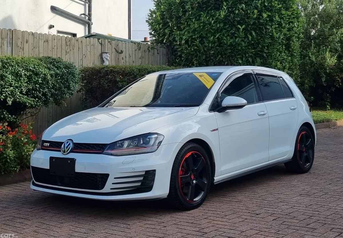 Volkswagen Golf Hatchback, Petrol, 2014, White