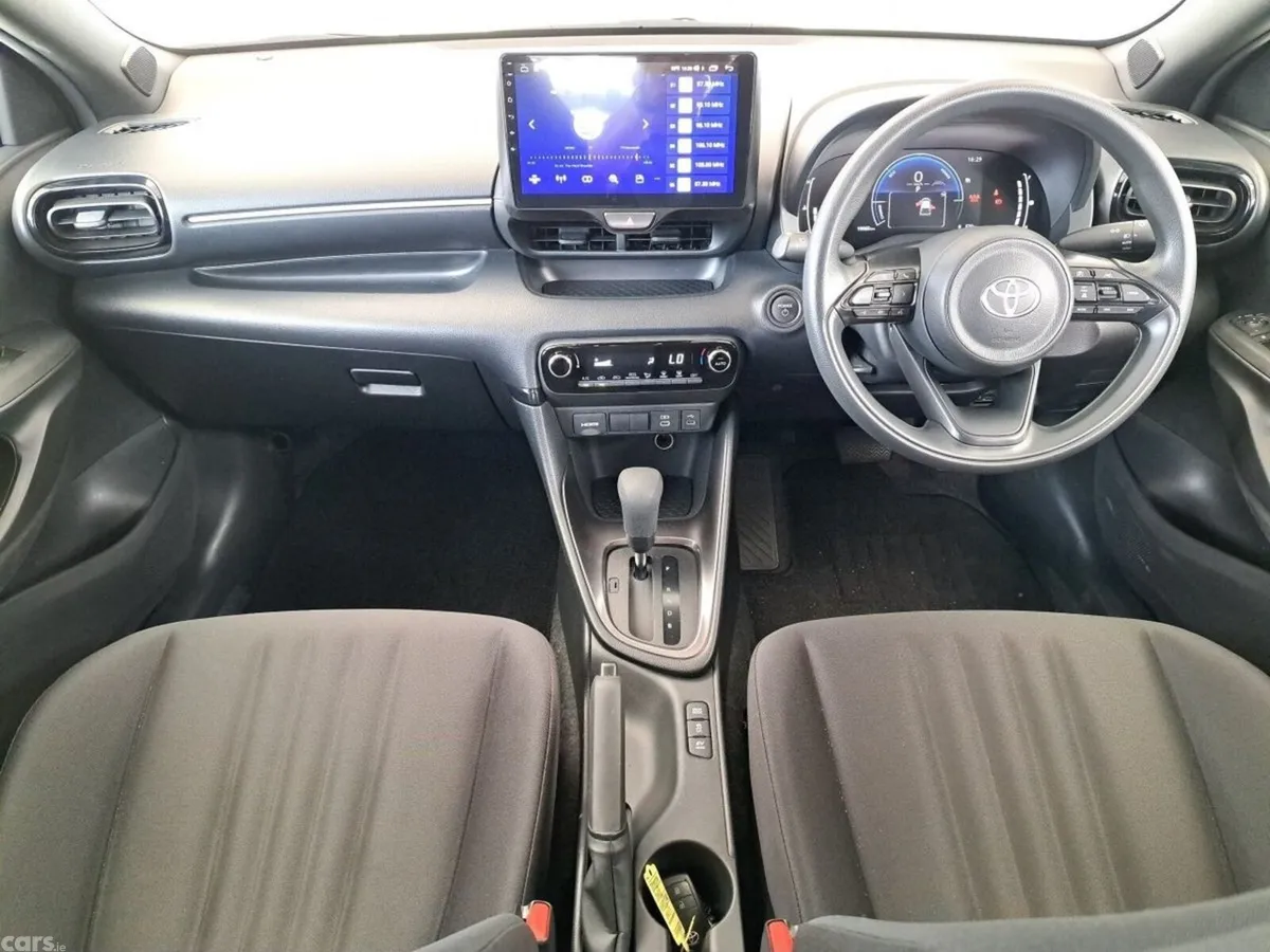 Toyota Yaris Hatchback, Petrol Hybrid, 2024, White