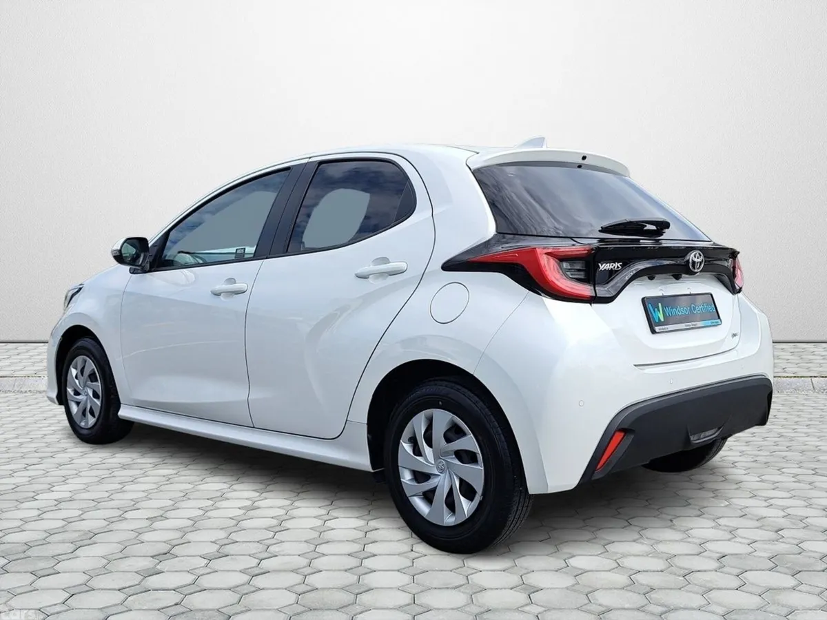 Toyota Yaris Hatchback, Petrol Hybrid, 2024, White