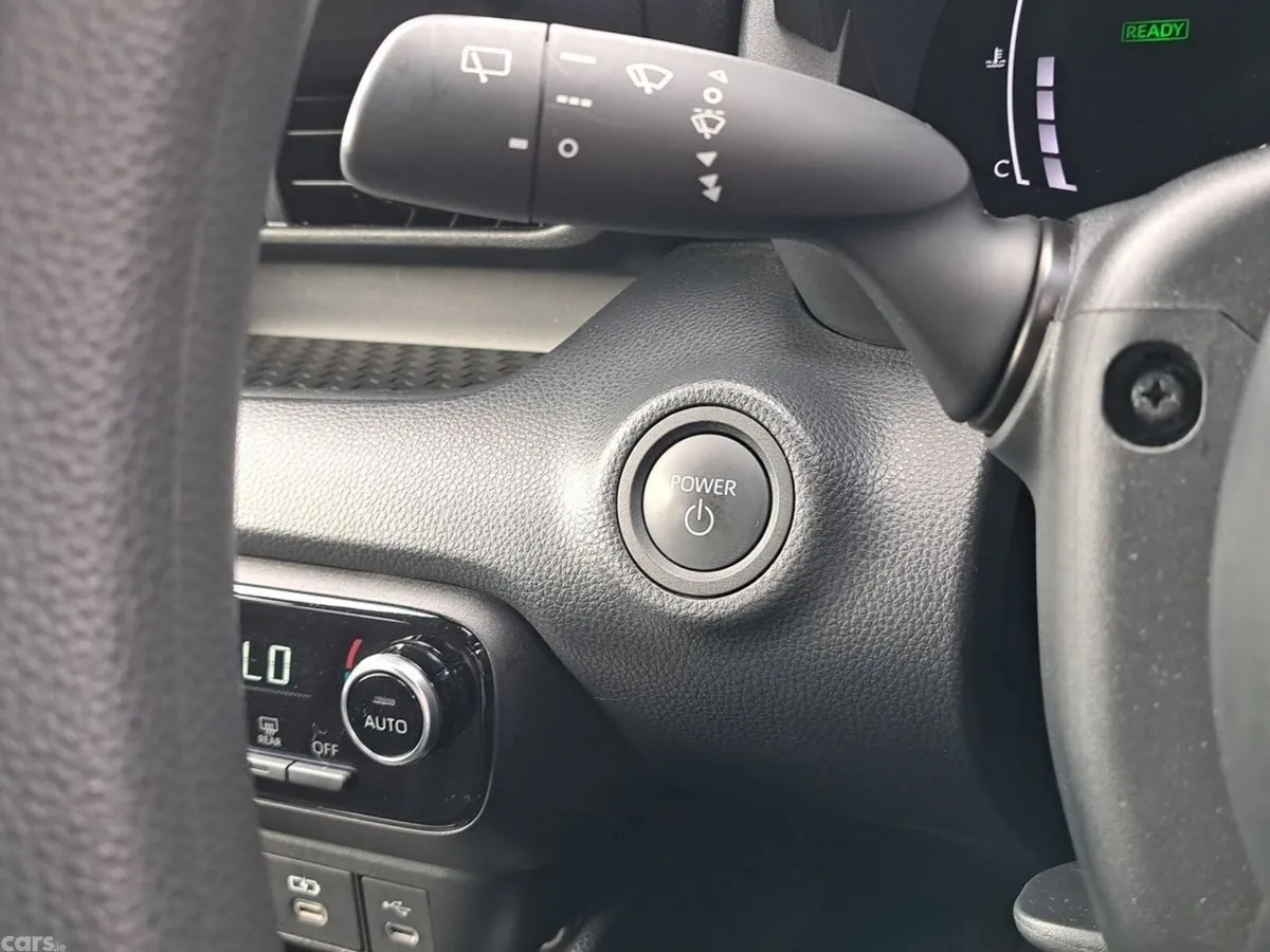 Toyota Yaris Hatchback, Petrol Hybrid, 2024, White