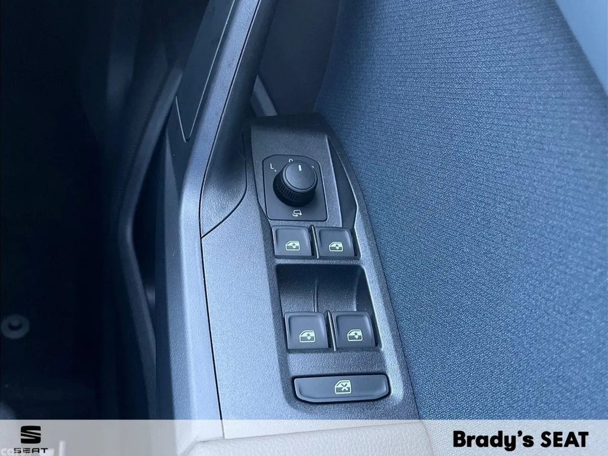 SEAT Arona SUV, Petrol, 2027, Grey