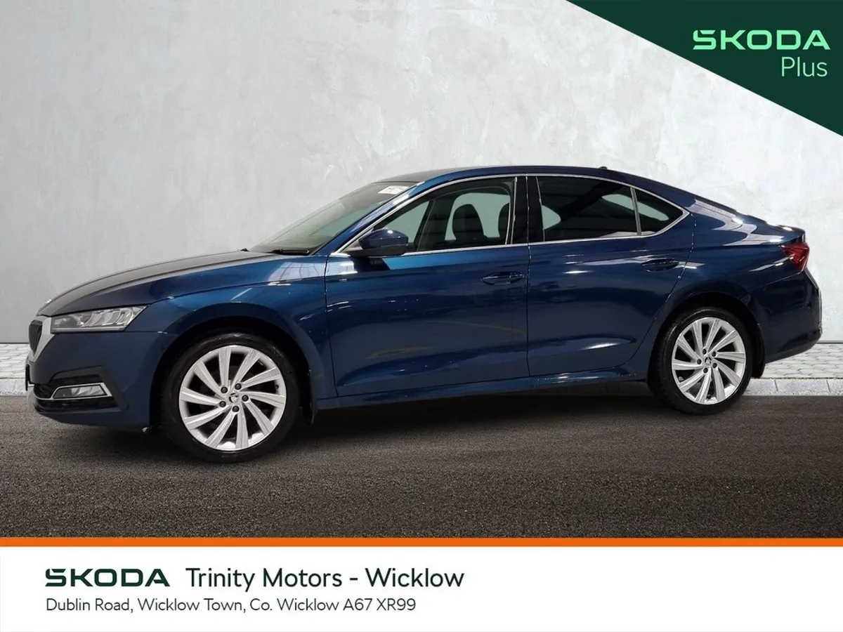 Skoda Octavia Saloon, Diesel, 2024, Blue