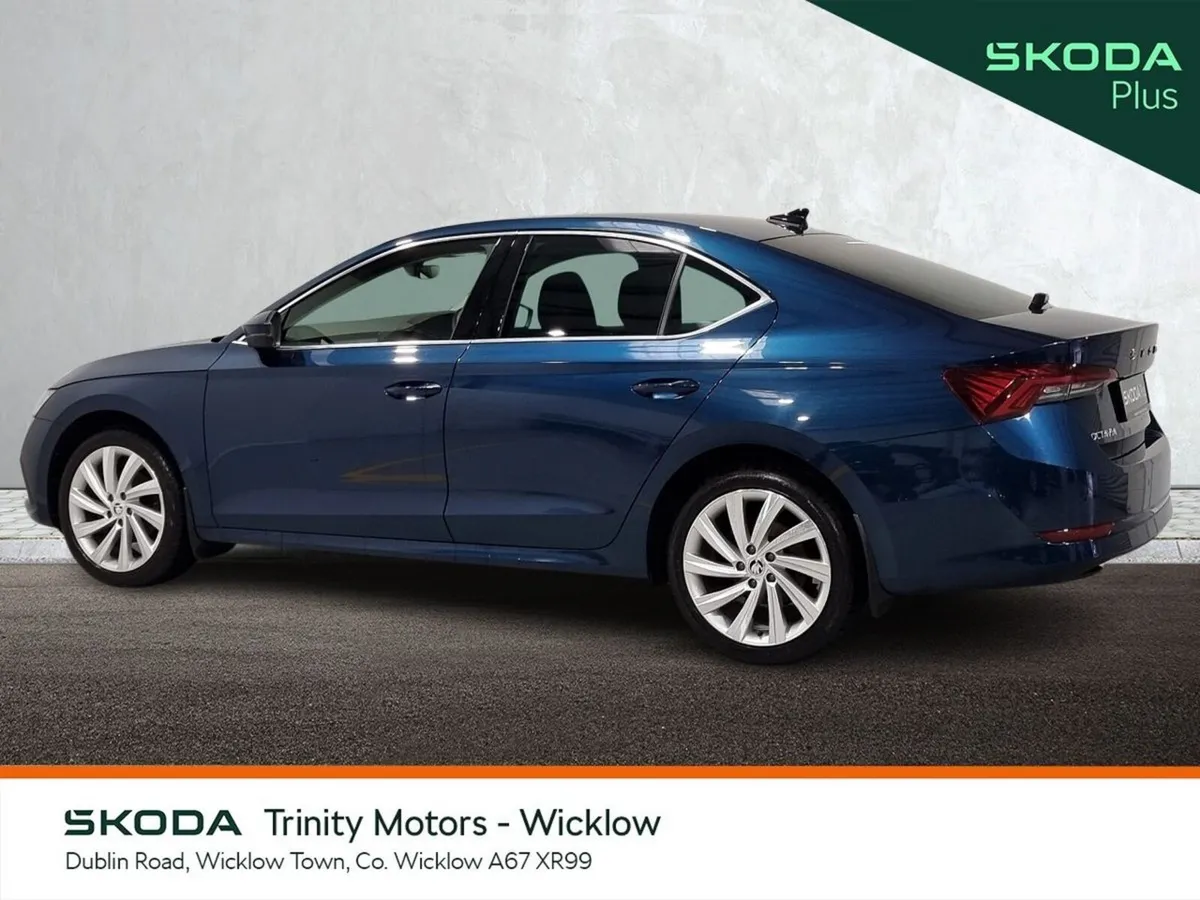 Skoda Octavia Saloon, Diesel, 2024, Blue