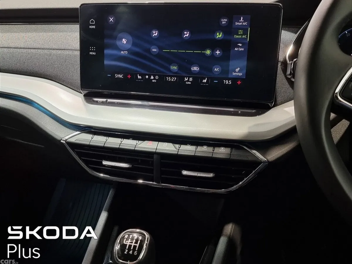 Skoda Octavia Saloon, Diesel, 2024, Blue