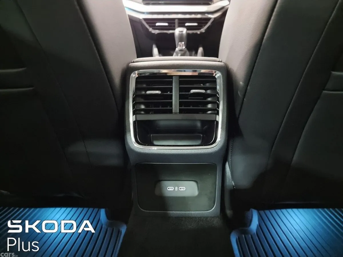 Skoda Octavia Saloon, Diesel, 2024, Blue