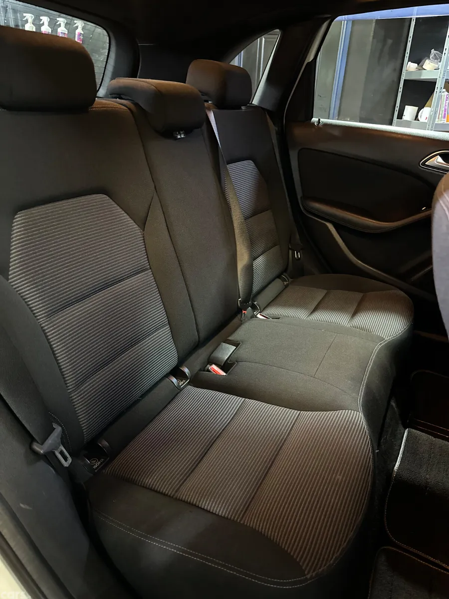 Mercedes-Benz B-Class MPV, Petrol, 2015, White