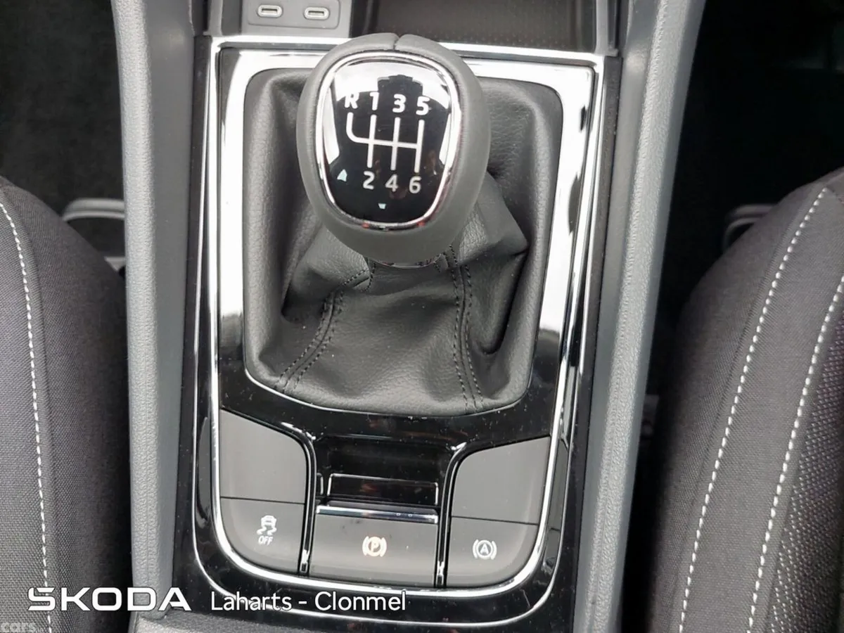 Skoda Karoq SUV, Petrol, 2026, Silver