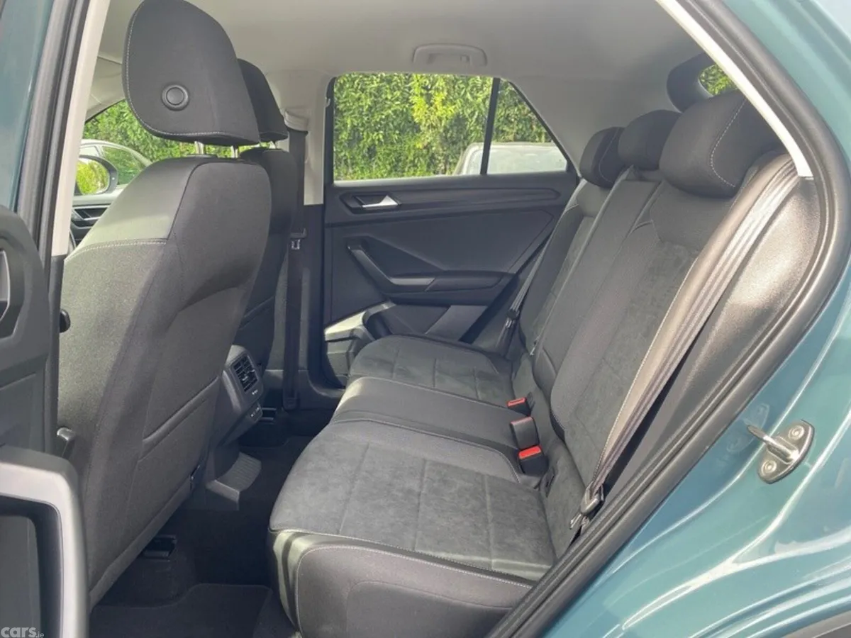 Volkswagen T-Roc Estate, Diesel, 2023, Blue