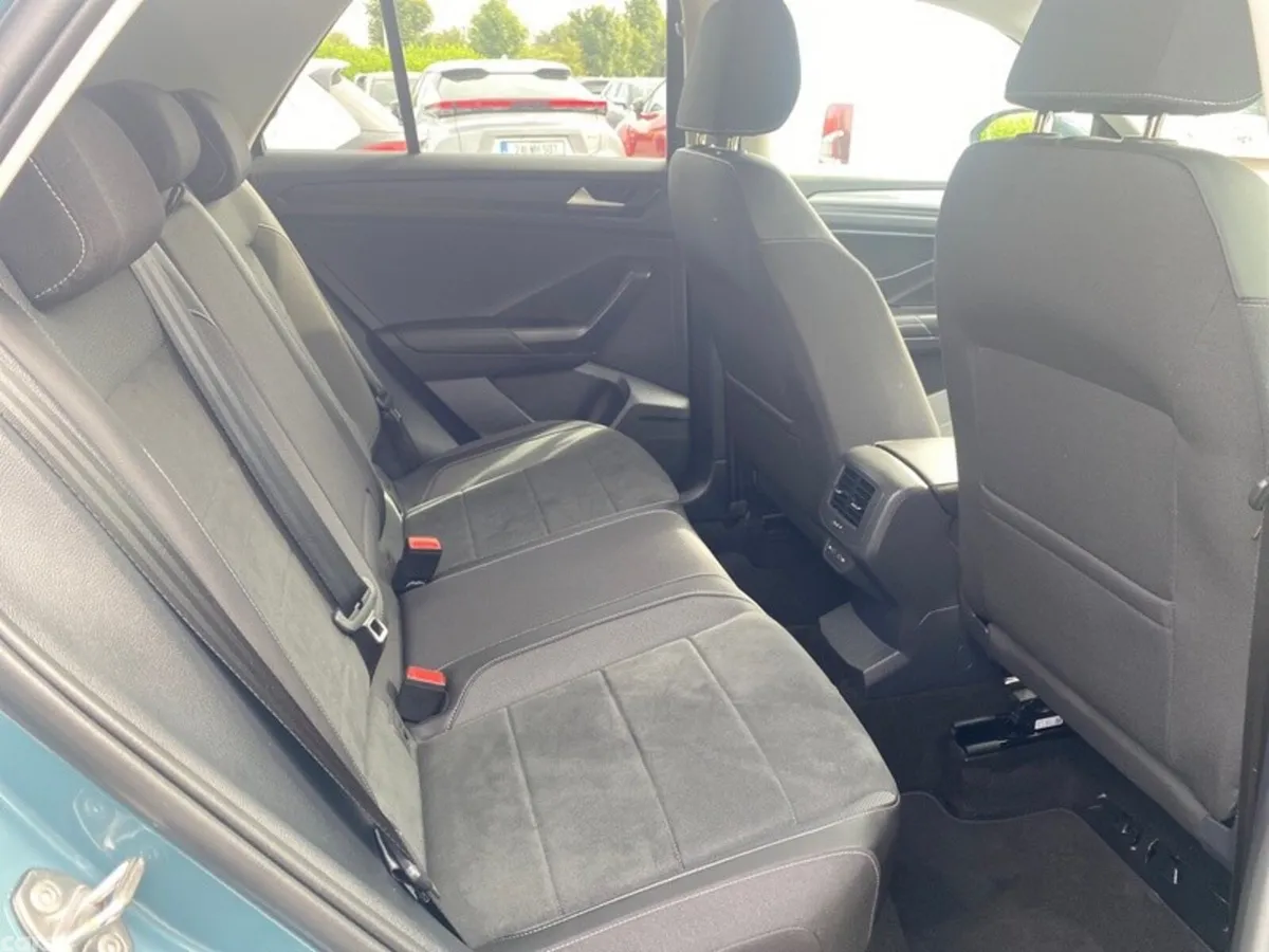 Volkswagen T-Roc Estate, Diesel, 2023, Blue