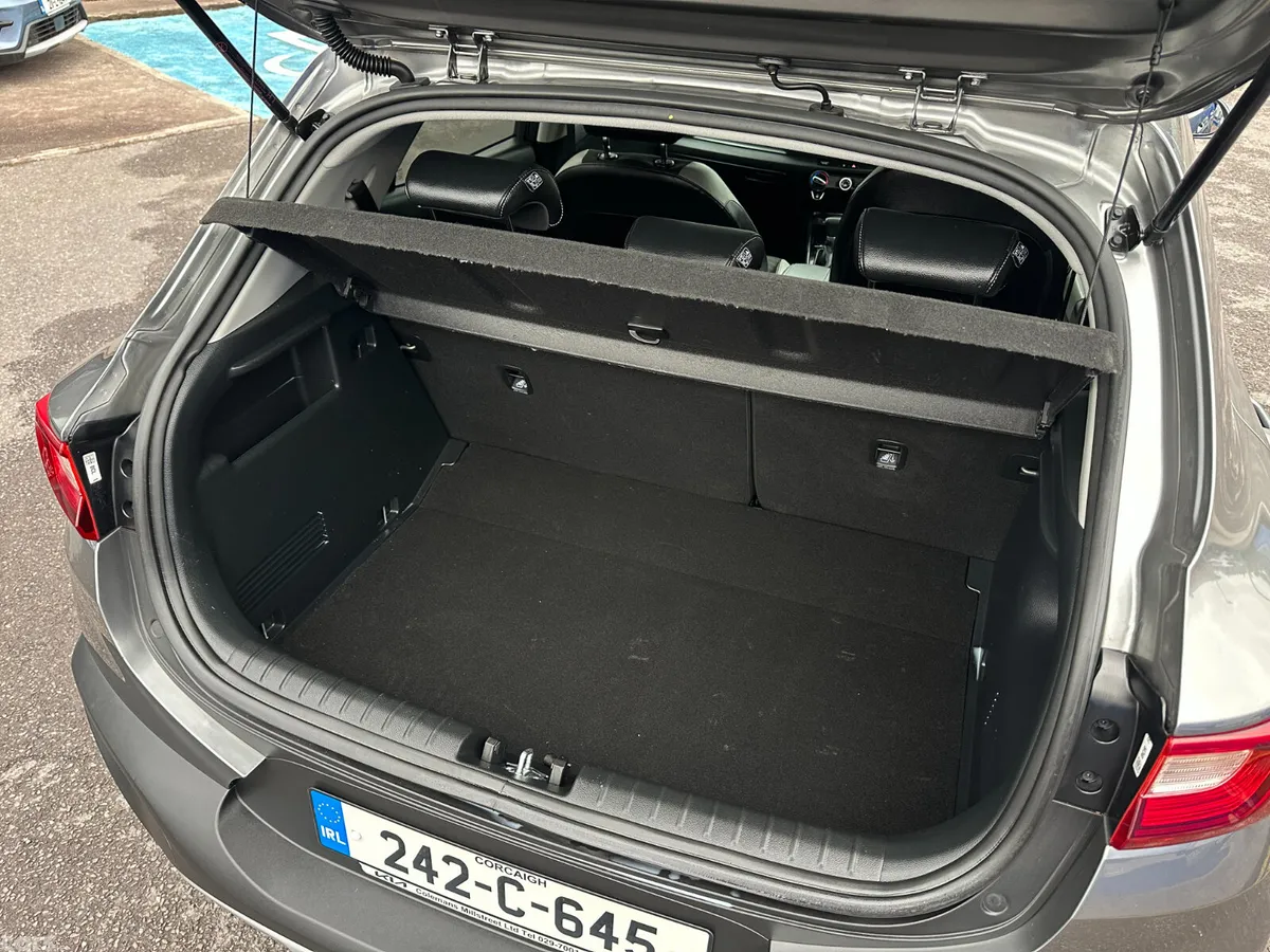 Kia Stonic Estate/Jeep, Petrol Hybrid, 2024, Grey