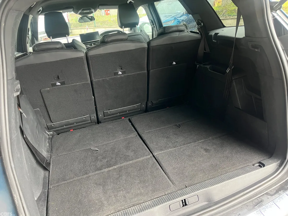 Peugeot 5008 MPV, Diesel, 2023, Blue