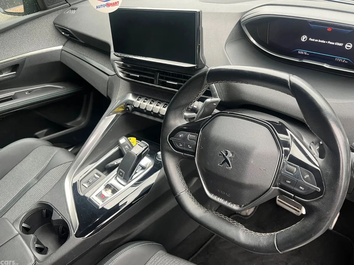 Peugeot 5008 MPV, Diesel, 2023, Blue