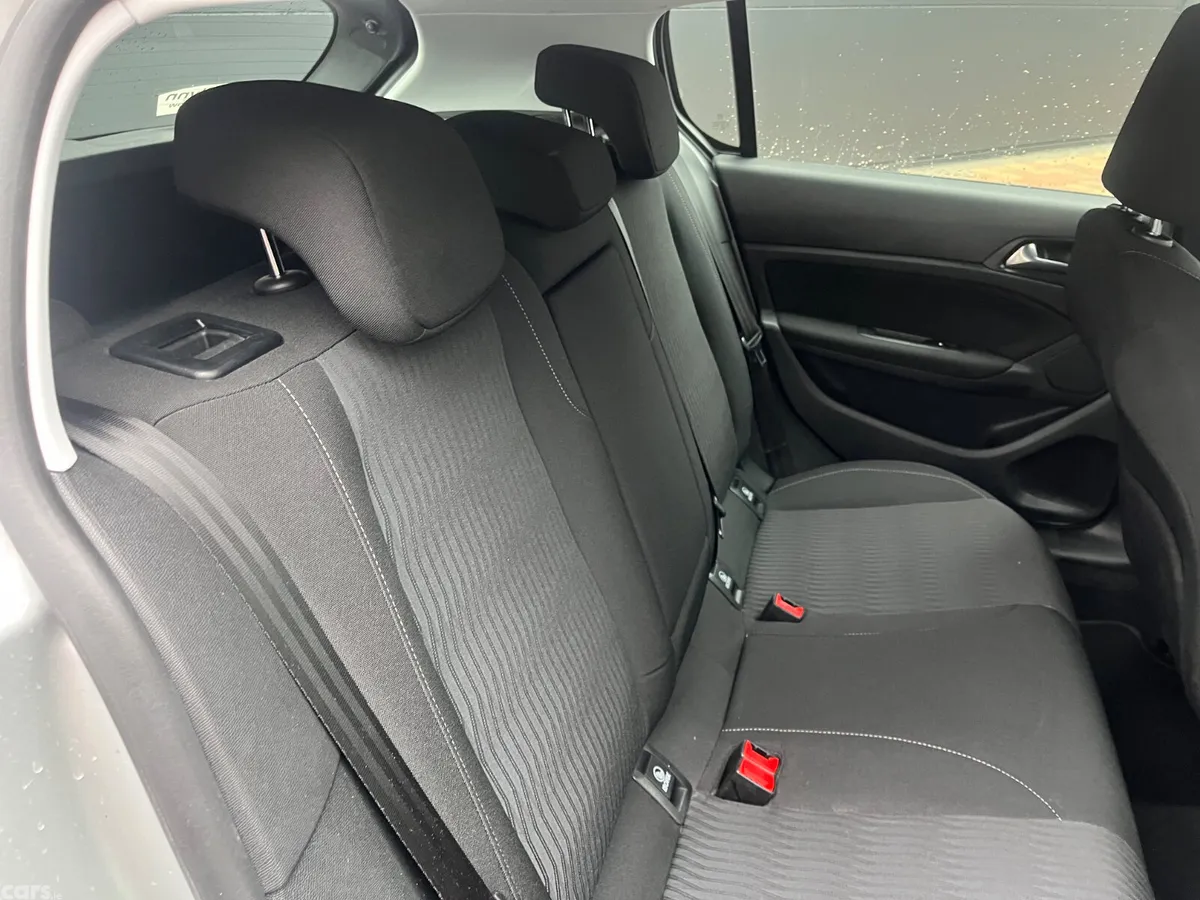 Peugeot 308 Hatchback, Diesel, 2015, Grey