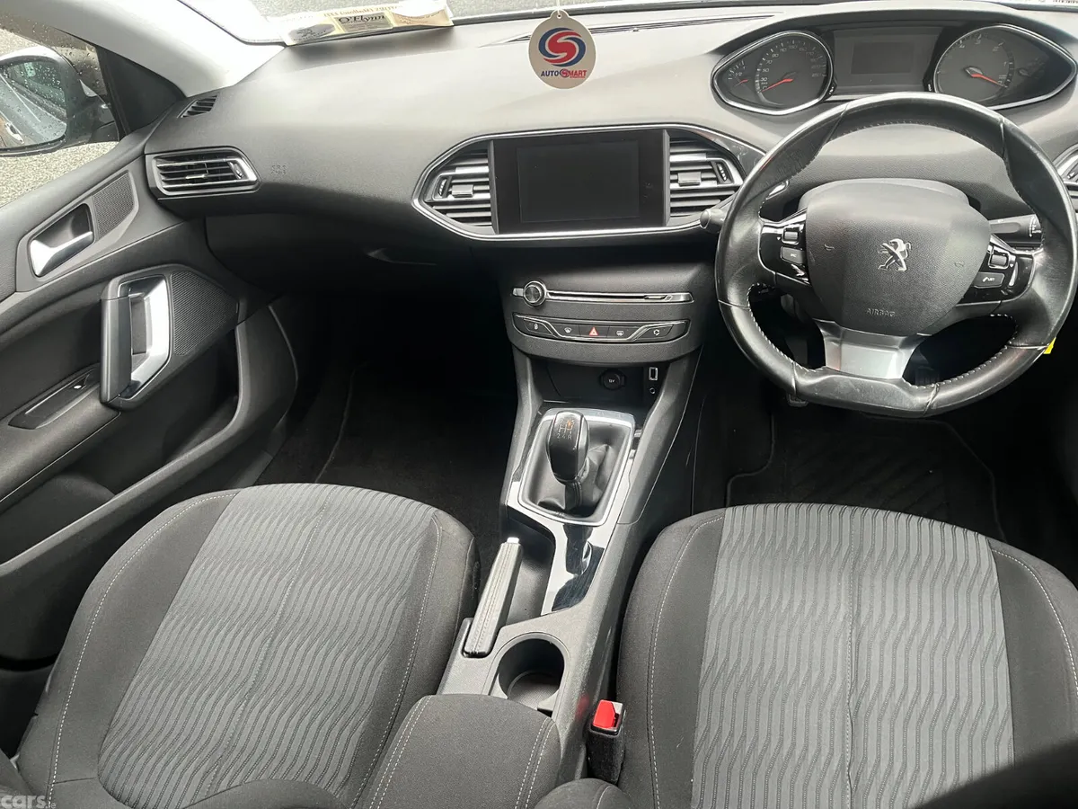 Peugeot 308 Hatchback, Diesel, 2015, Grey