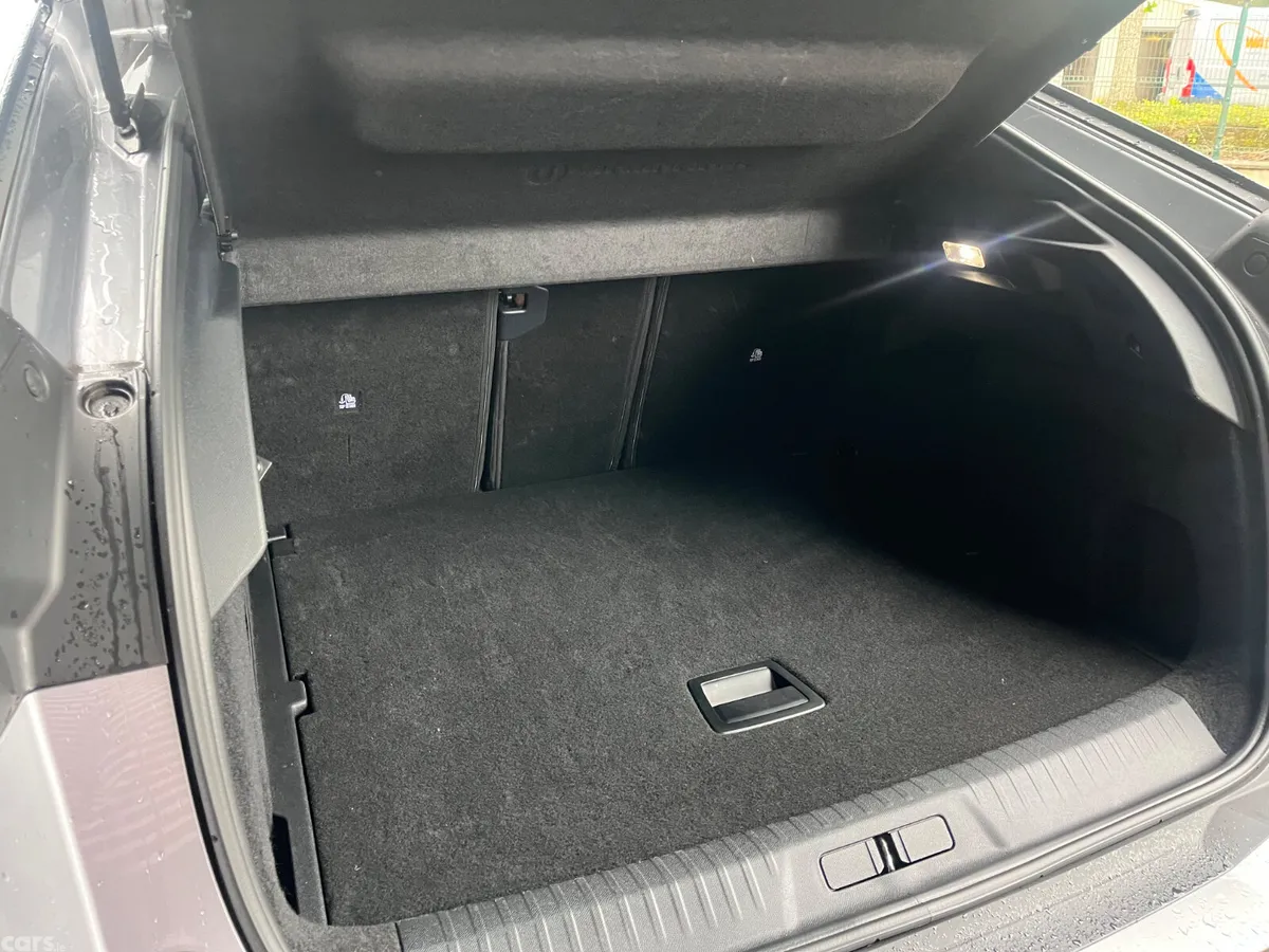 Peugeot 3008 MPV, Petrol Hybrid, 2025, Grey