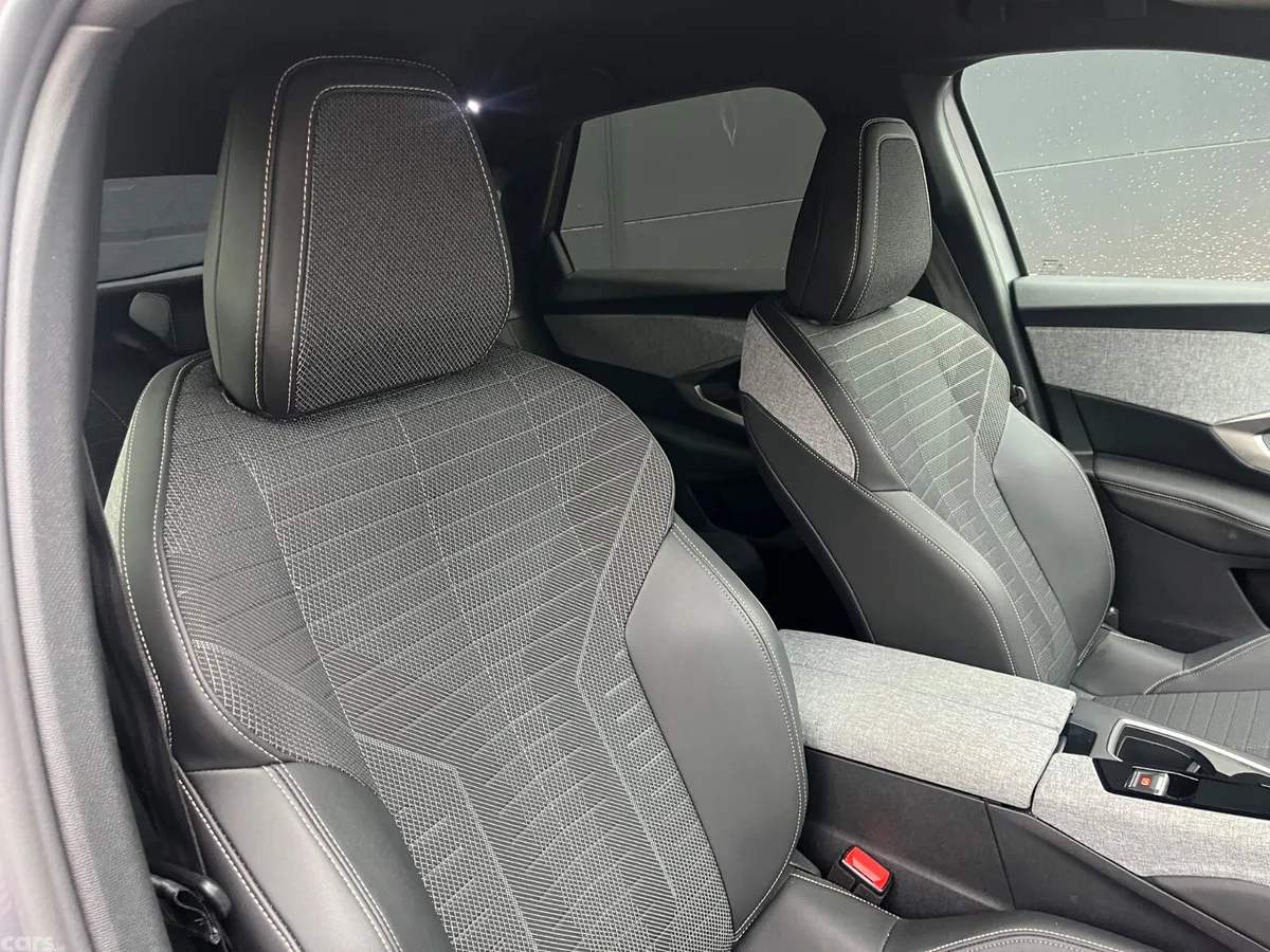 Peugeot 3008 MPV, Petrol Hybrid, 2025, Grey