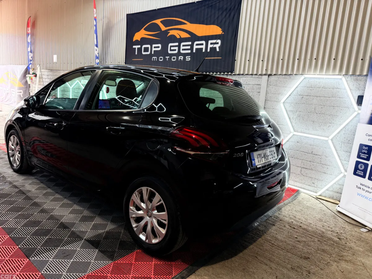 Peugeot 208 Hatchback, Petrol, 2017, Black