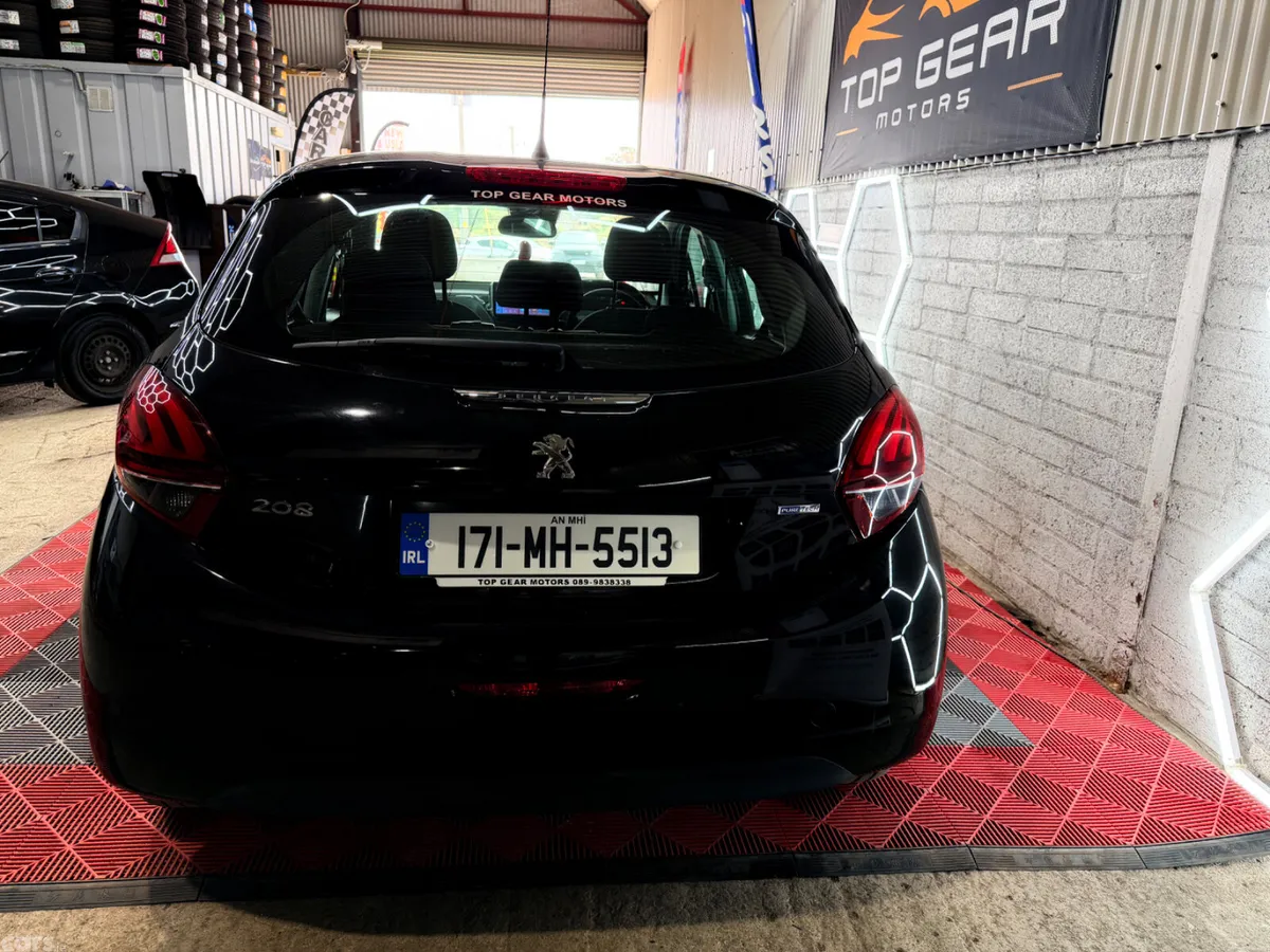 Peugeot 208 Hatchback, Petrol, 2017, Black