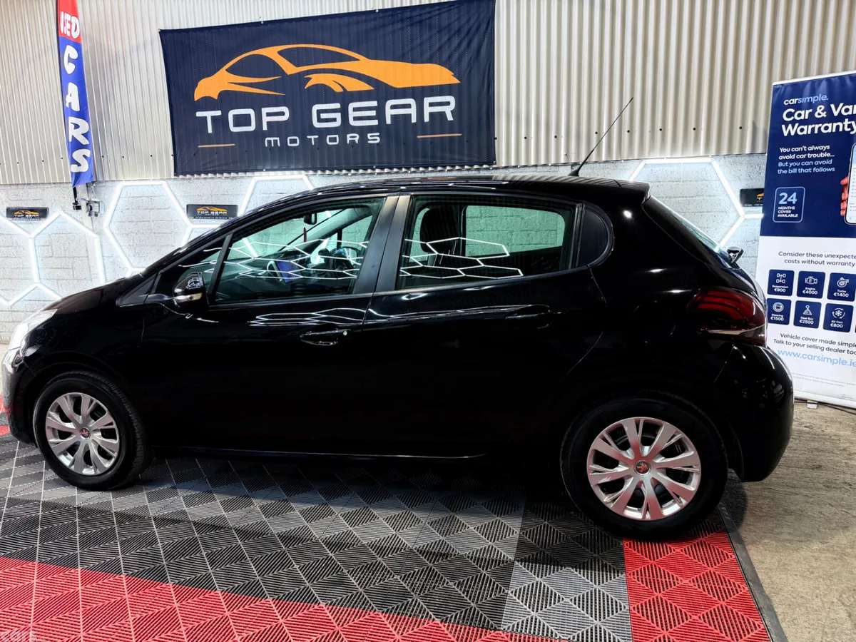 Peugeot 208 Hatchback, Petrol, 2017, Black
