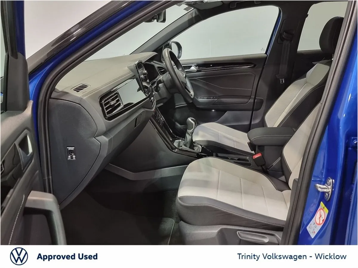 Volkswagen T-Roc SUV, Petrol, 2024, Blue