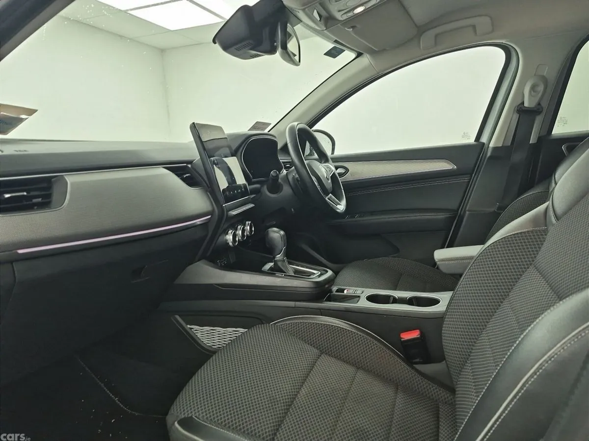 Renault Arkana SUV, Petrol, 2023, White
