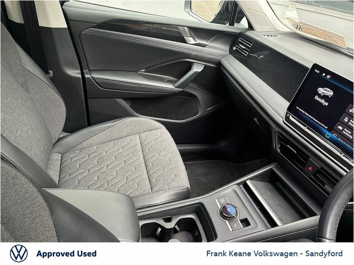 Volkswagen Tiguan SUV, Petrol Plug-in Hybrid, 2025, Black