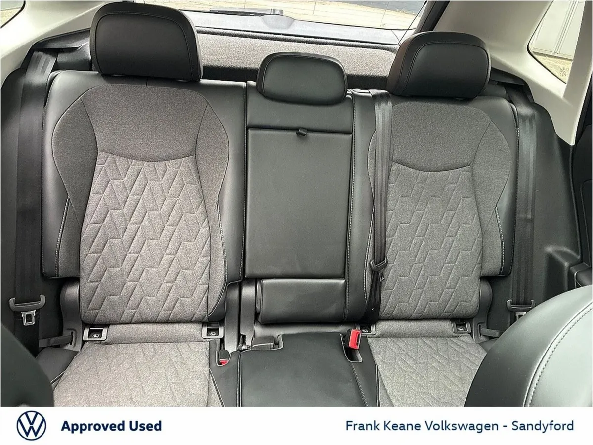 Volkswagen Tiguan SUV, Petrol Plug-in Hybrid, 2025, Black