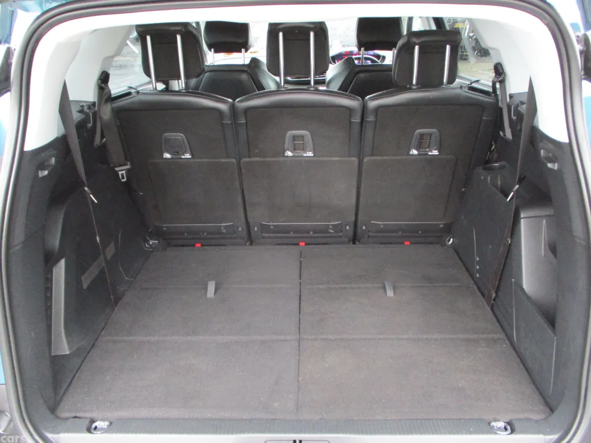 Peugeot 5008 MPV, Petrol, 2019, Green