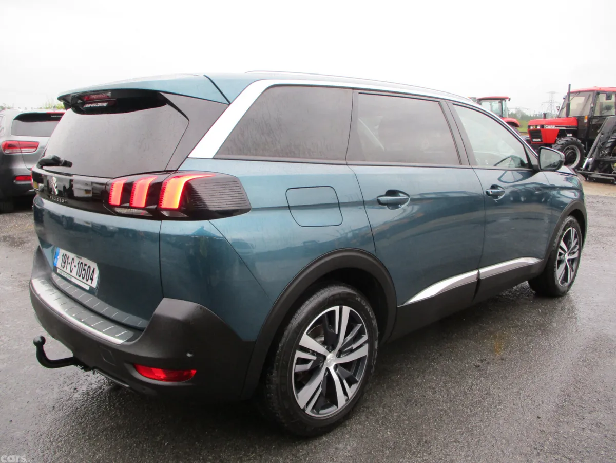 Peugeot 5008 MPV, Petrol, 2019, Green