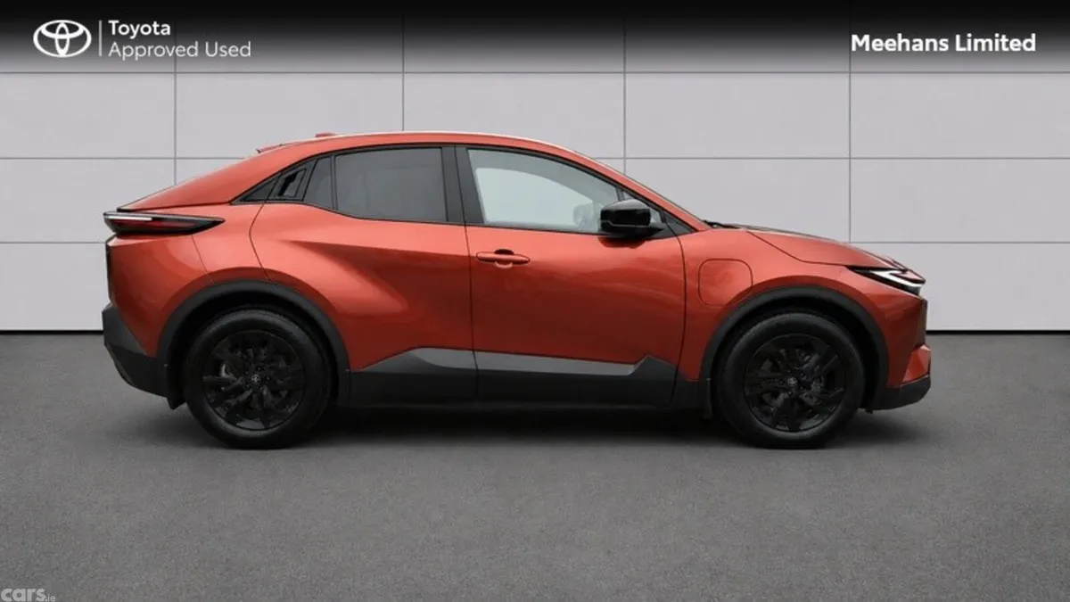 Toyota C-HR Estate, Electric, 2026, Brown