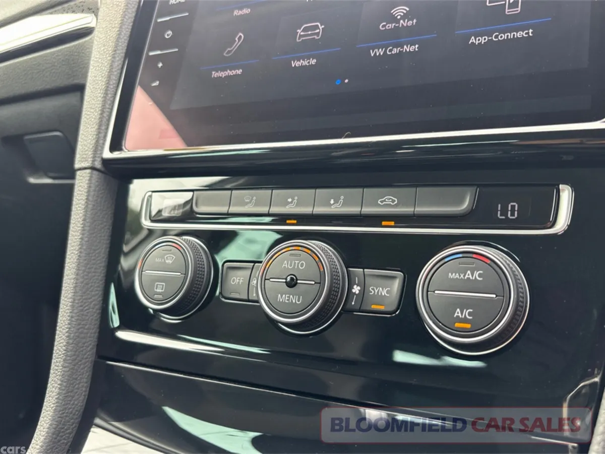 Volkswagen Golf Hatchback, Petrol, 2019, White