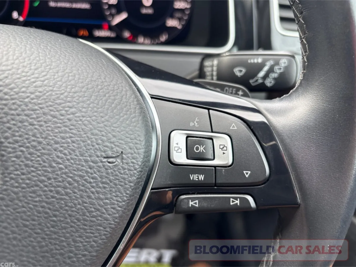 Volkswagen Golf Hatchback, Petrol, 2019, White