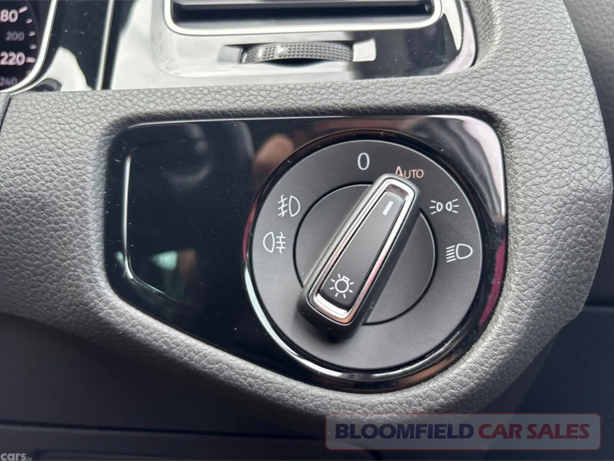 Volkswagen Golf Hatchback, Petrol, 2019, White