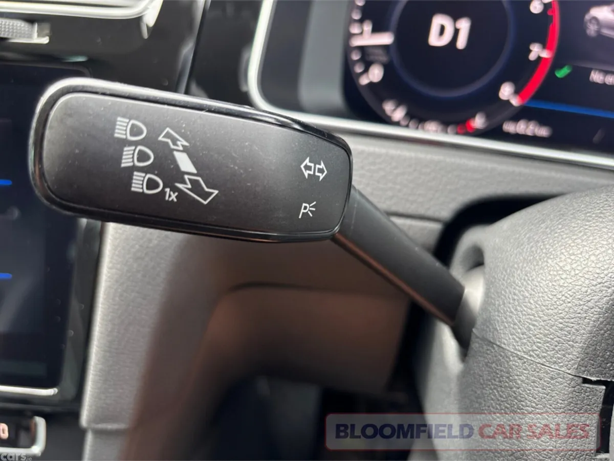 Volkswagen Golf Hatchback, Petrol, 2019, White