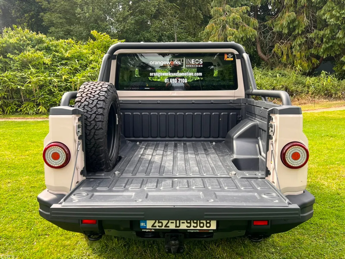 INEOS Grenadier Pick Up, Diesel, 2025, Grey