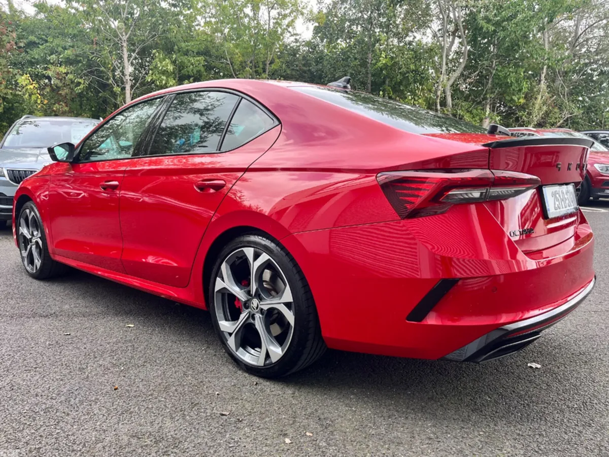 Skoda Octavia Hatchback, Petrol, 2025, Red
