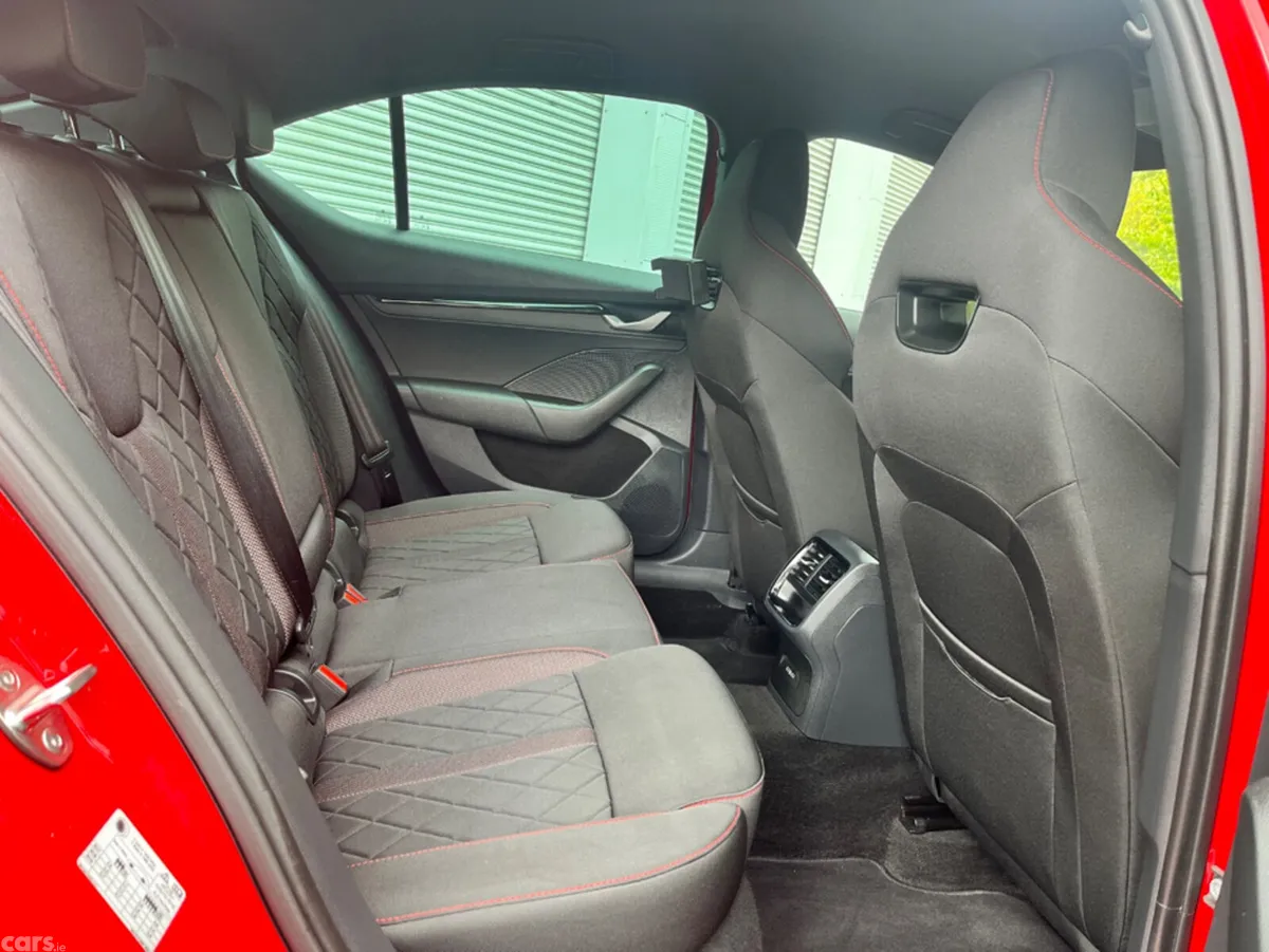 Skoda Octavia Hatchback, Petrol, 2025, Red