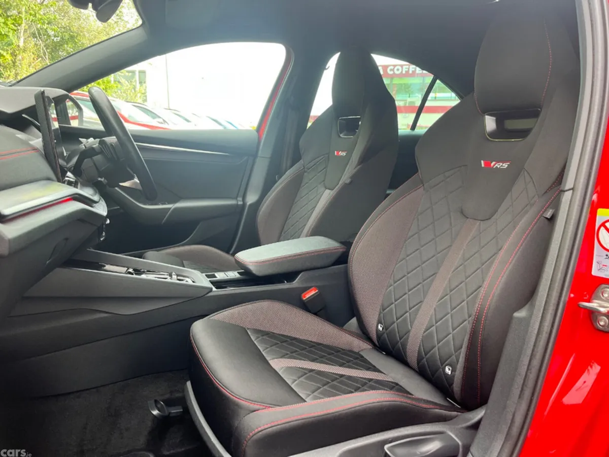 Skoda Octavia Hatchback, Petrol, 2025, Red