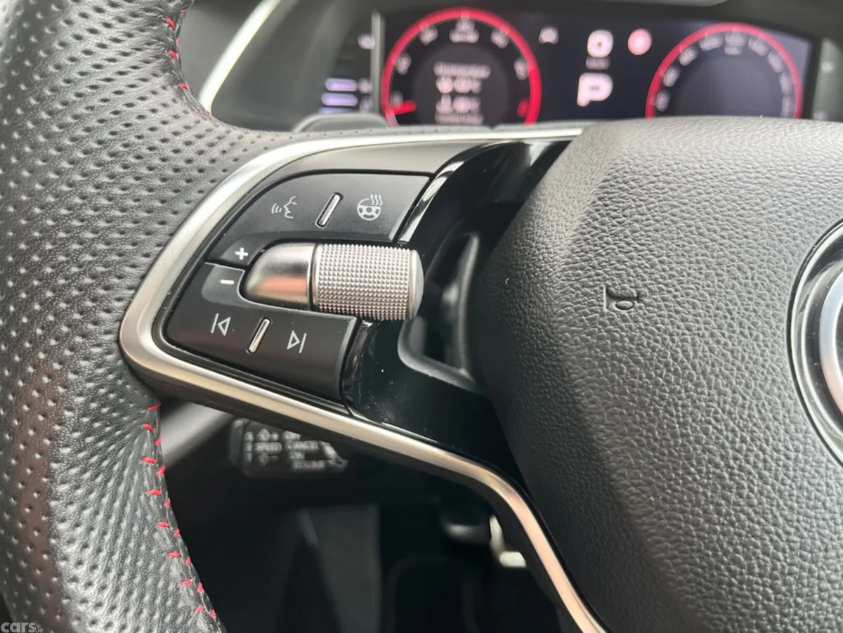 Skoda Octavia Hatchback, Petrol, 2025, Red