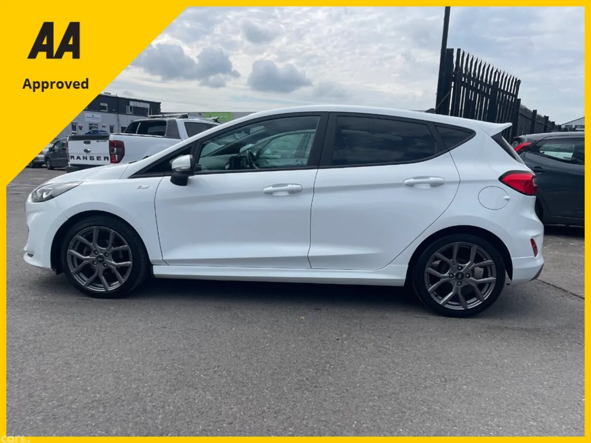 Ford Fiesta Hatchback, Petrol, 2022, White