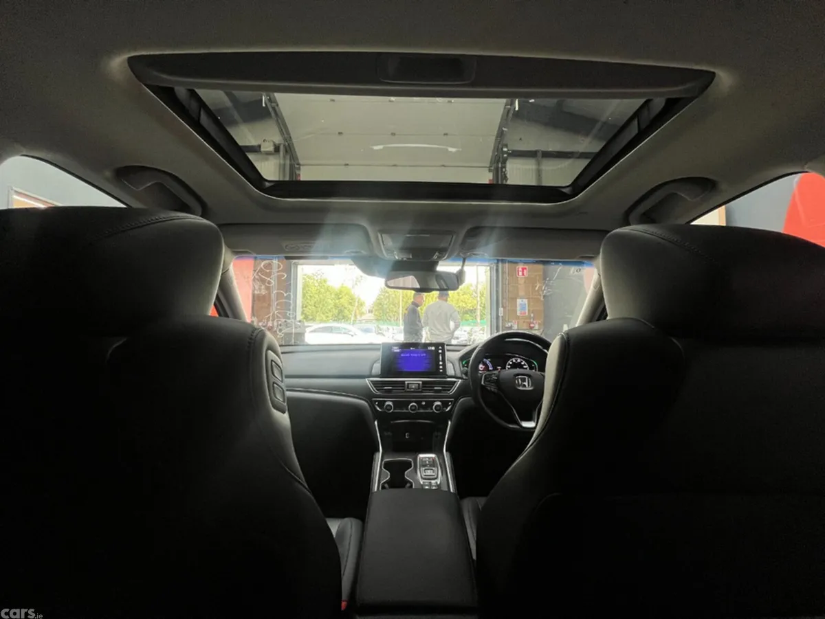 Honda Accord Saloon, Petrol Hybrid, 2020, Red