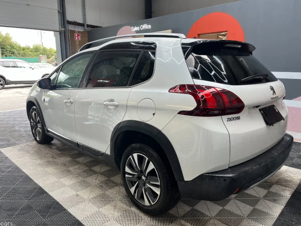 Peugeot 2008 SUV, Petrol, 2020, Red