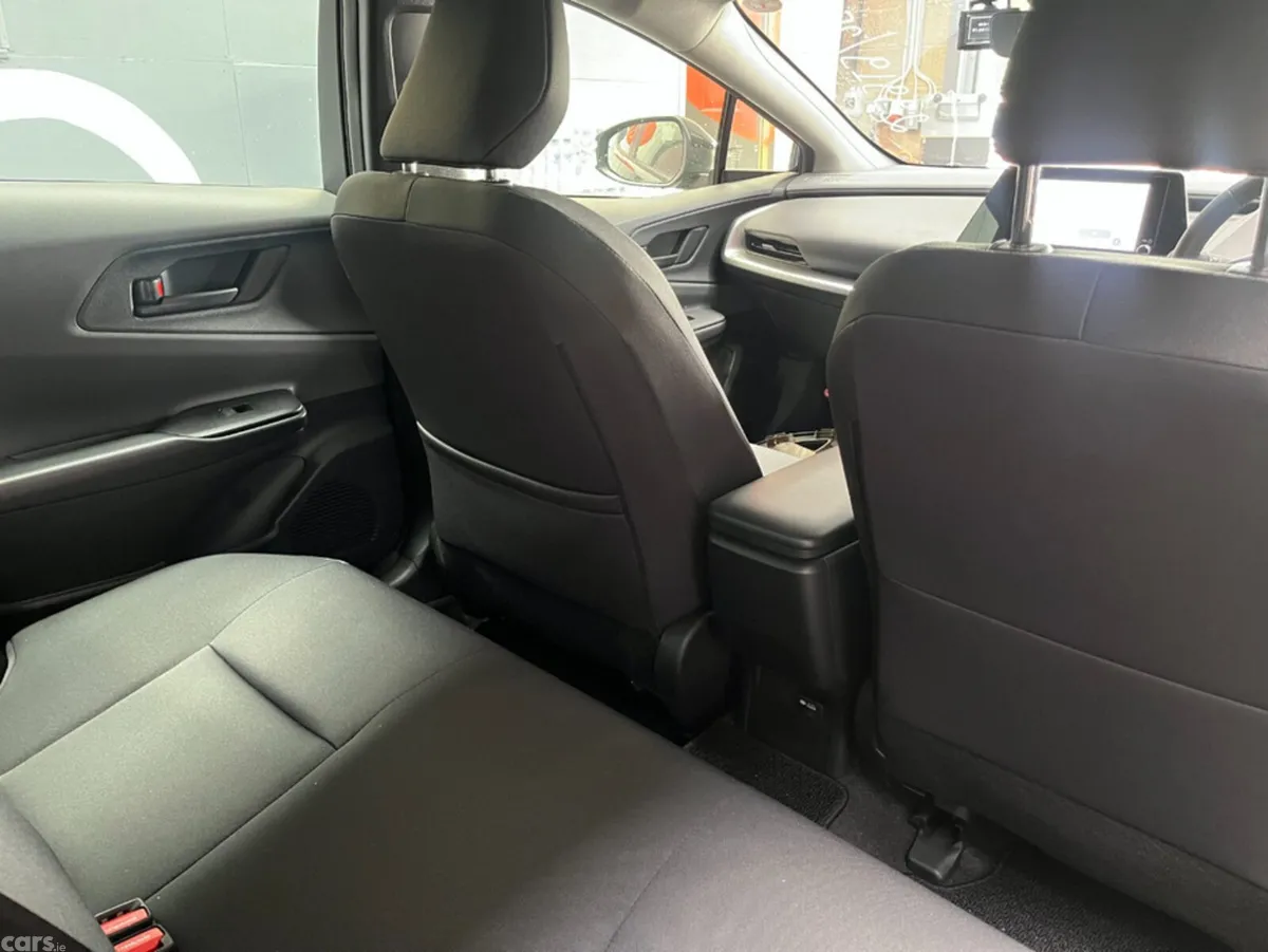 Toyota Prius Saloon, Petrol Hybrid, 2025, Black