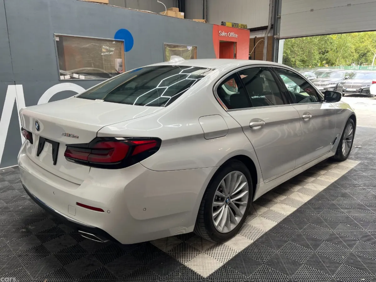 BMW 5-Series Saloon, Petrol Hybrid, 2021, White