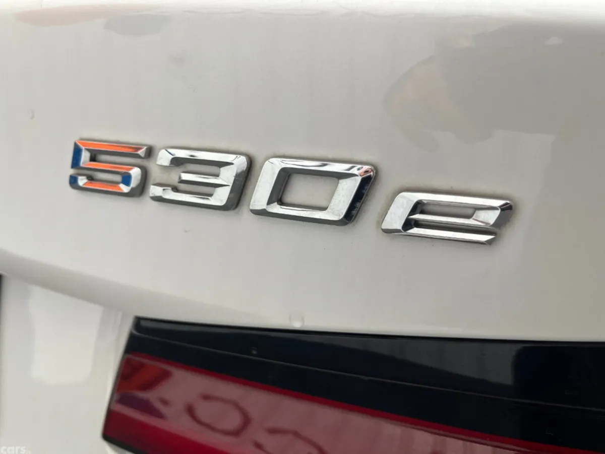 BMW 5-Series Saloon, Petrol Hybrid, 2021, White