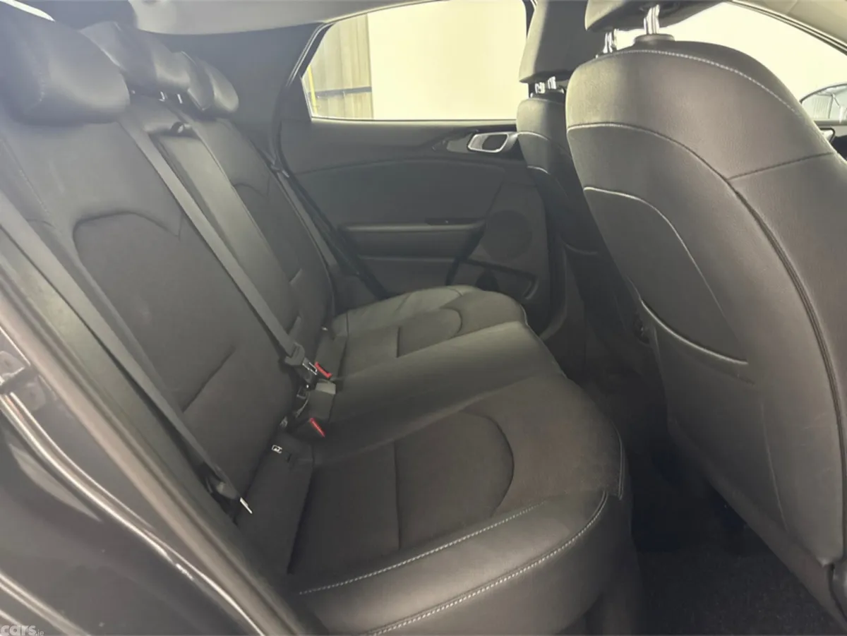 Kia XCeed Hatchback, Petrol Plug-in Hybrid, 2022, Grey