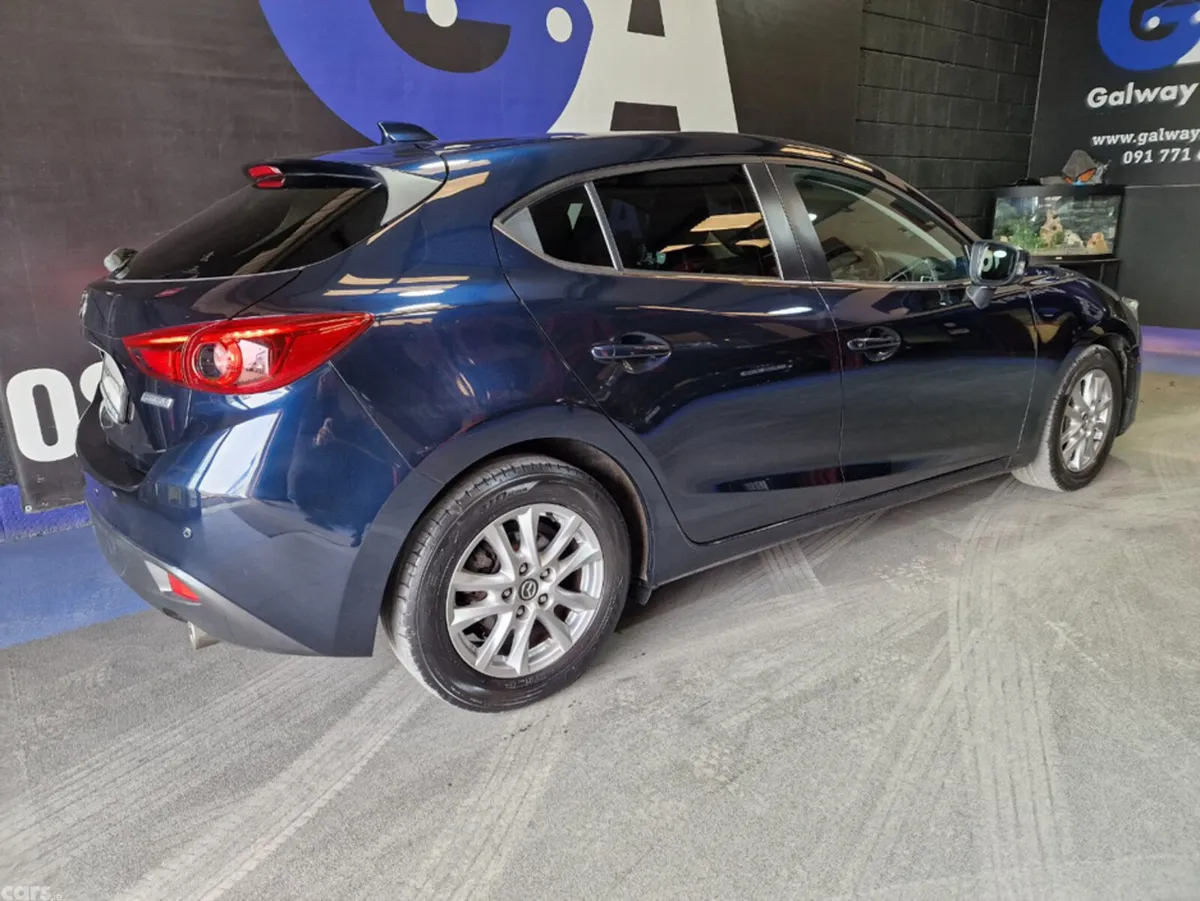 Mazda Mazda3 Hatchback, Petrol, 2015, Blue