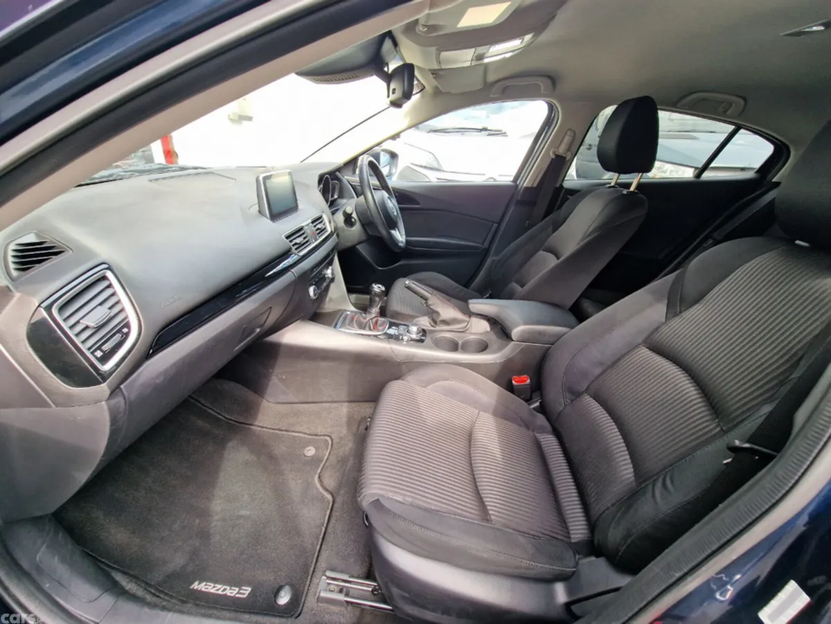 Mazda Mazda3 Hatchback, Petrol, 2015, Blue